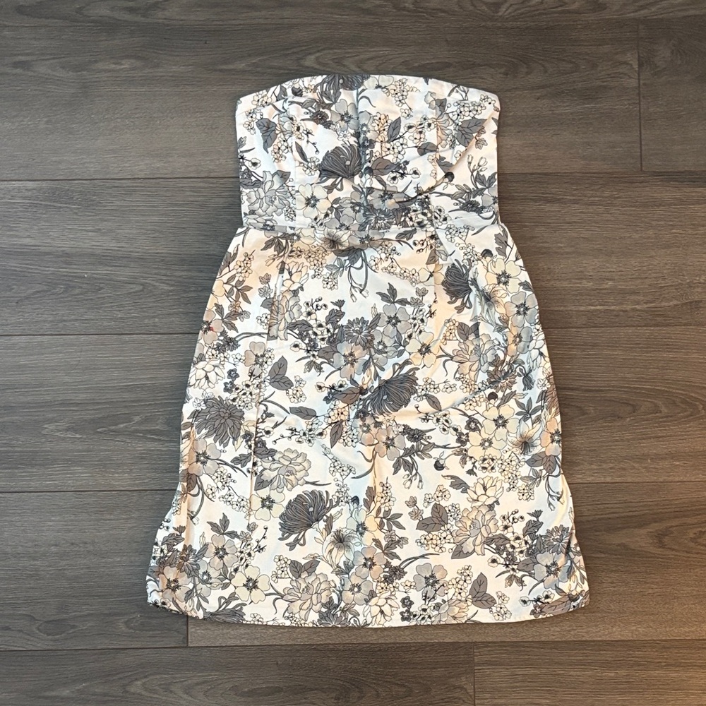 Old Navy Strapless Dress in Gray and White Floral